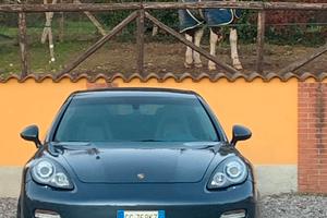 Porsche panamera 4
