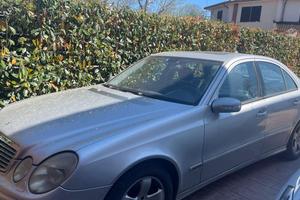 Mercedes-Benz E 270