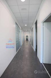 Immobile di 2000 m² a Cento