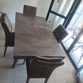 tavolo con 4 sedie
