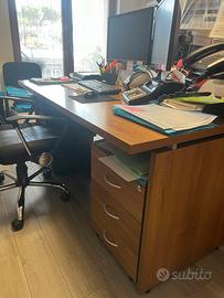 due scrivanie da ufficio - anche singolarmente