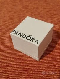 Orecchini Pandora. 