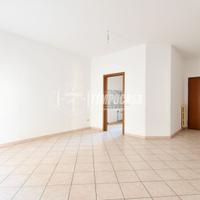 TRILOCALE RISTRUTTURATO CON SOFFITTA !!