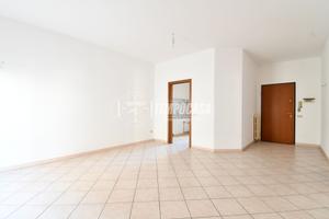 TRILOCALE RISTRUTTURATO CON SOFFITTA !!