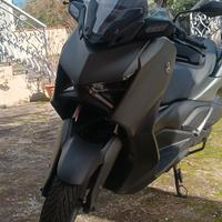 Yamaha XMAX 
