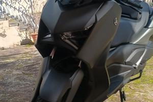 Yamaha XMAX 