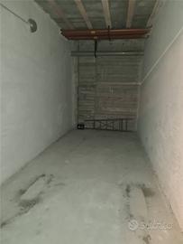 Garage a San Faustino, Modena
