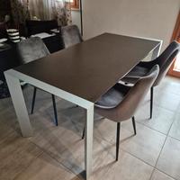 Tavolo cucina pranzo allungabile + 4 sedie 
