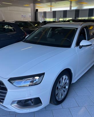 Audi A4 Avant 40 TDI quattro S tronic Business Adv