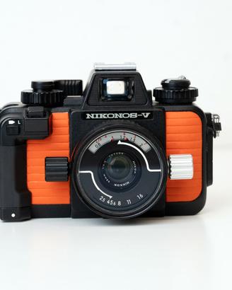 Nikon Nikonos V in perfette condizioni