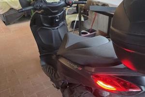 Scooter Beverly 400 S nero