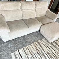 Divano 3 posti con pouf integrato