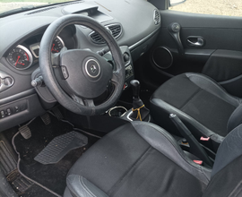 Auto Renault Clio Le iene