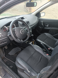 Auto Renault Clio Le iene