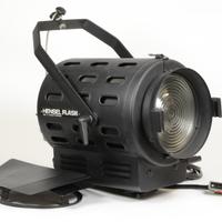 BOWENS Fresnel x generatori fino a 3000w - Hensel