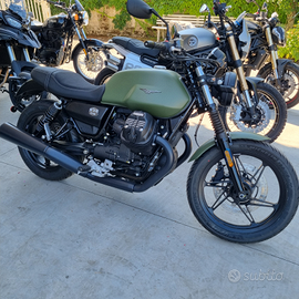 Moto guzzi v7 stone