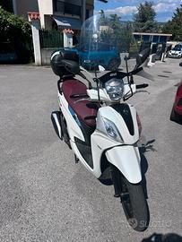 SYM SYMPHONY ST 200