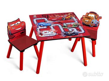 Tavolo bambini con 2 sedie. Cars
