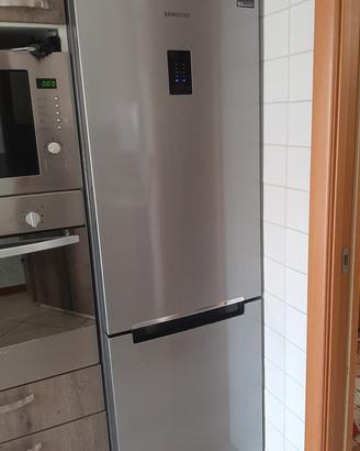 Frigorifero samsung modello: RB31FERNCSA