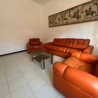 Casa indipendente su due livelli con giardino