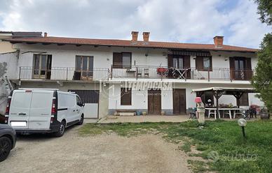 SOLUZIONE INDIPENDENTE CON GIARDINO E BOX AUTO