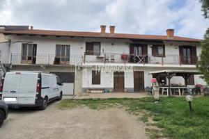 SOLUZIONE INDIPENDENTE CON GIARDINO E BOX AUTO