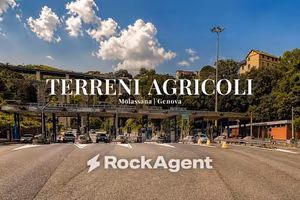 Terreno di 120000 m² a Genova