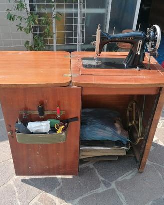 MACCHINA DA CUCIRE VINTAGE