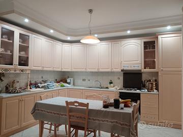 Cucina angolare stile classico