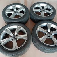 cerchi in lega Audi con gomme formula e.235/45/R17