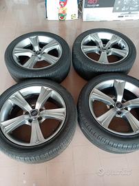 cerchi in lega Audi con gomme formula e.235/45/R17