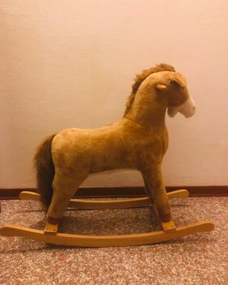 Cavallo a dondolo con suoni