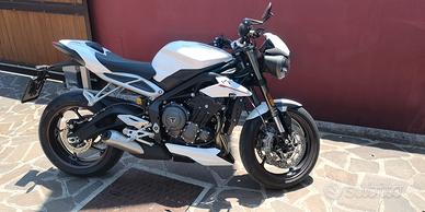 Triumph Street triple RS 