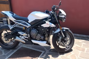 Triumph Street triple RS 