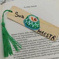Segnalibro in legno dipinto a mano