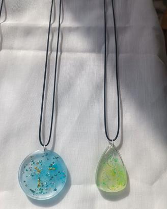 collane con ciondolo in resina