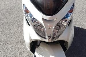 Suzuki Burgman 400