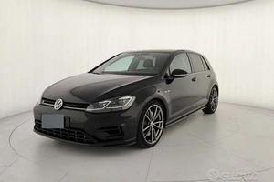 VOLKSWAGEN GOLF R 7.5 AKRAPOVIČ