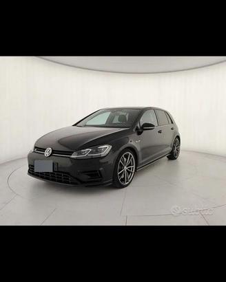 VOLKSWAGEN GOLF R 7.5 AKRAPOVIČ