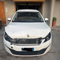 Peugeot 308 II incidentata