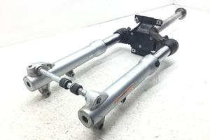 FORCELLA FODERI STELI E PIASTRA INFERIORE APRILIA 