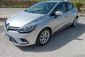 Renault Clio dCi 8V 90 CV EDC 5 porte Moschino Int