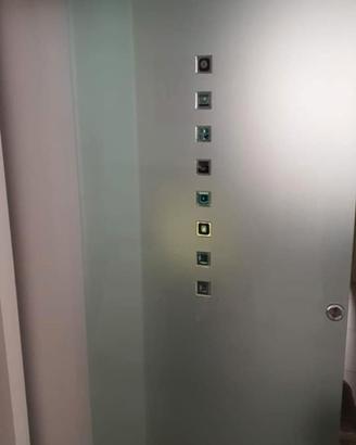 Porta scorrevole in vetro