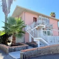 VIA POLVERIERA-Appartavilla 4vani, giardino,garage