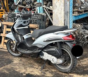 Ricambi Piaggio Beverly 250 anno 2005