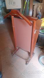 appendiabiti in legno