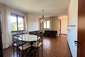 Appartamento di 130 m² con 5 locali e box auto a B