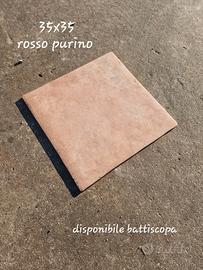 Piastrelle 45x45 e 35x35  con battiscopa