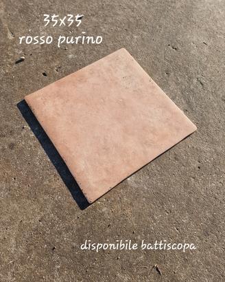 Piastrelle 45x45 e 35x35  con battiscopa