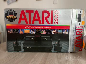 Atari 2600 "Darth Vader" (modello a 4 switch).